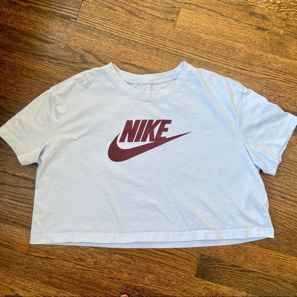Nike Tops - Nike Sky Blue Women’s Crop Top - Size L